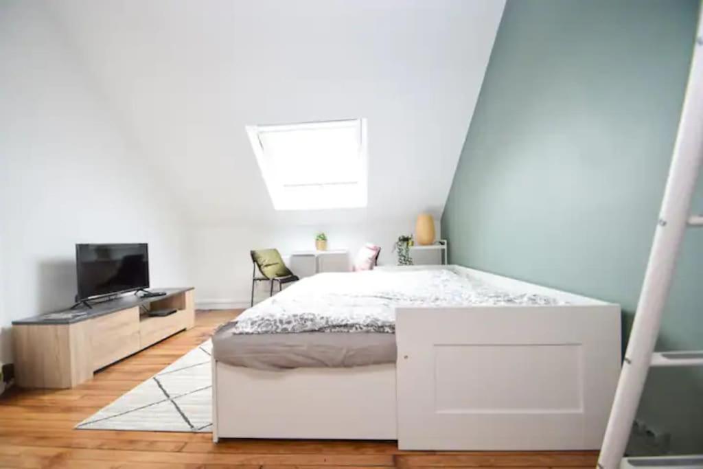 Disponible - Appartement Entier - 10Mn Rer B Aeroport Cdg - Paris Gare Du Nord, T11 Express, Le Bourget, Tout Equipe, Netflix Gratuit, 3 Personnes, 4Eme Etage, Escaliers, Parc Des Expositions, Parking Rue Gratuit Apres 19H Drancy Exteriér fotografie