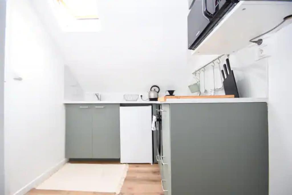 Disponible - Appartement Entier - 10Mn Rer B Aeroport Cdg - Paris Gare Du Nord, T11 Express, Le Bourget, Tout Equipe, Netflix Gratuit, 3 Personnes, 4Eme Etage, Escaliers, Parc Des Expositions, Parking Rue Gratuit Apres 19H Drancy Exteriér fotografie