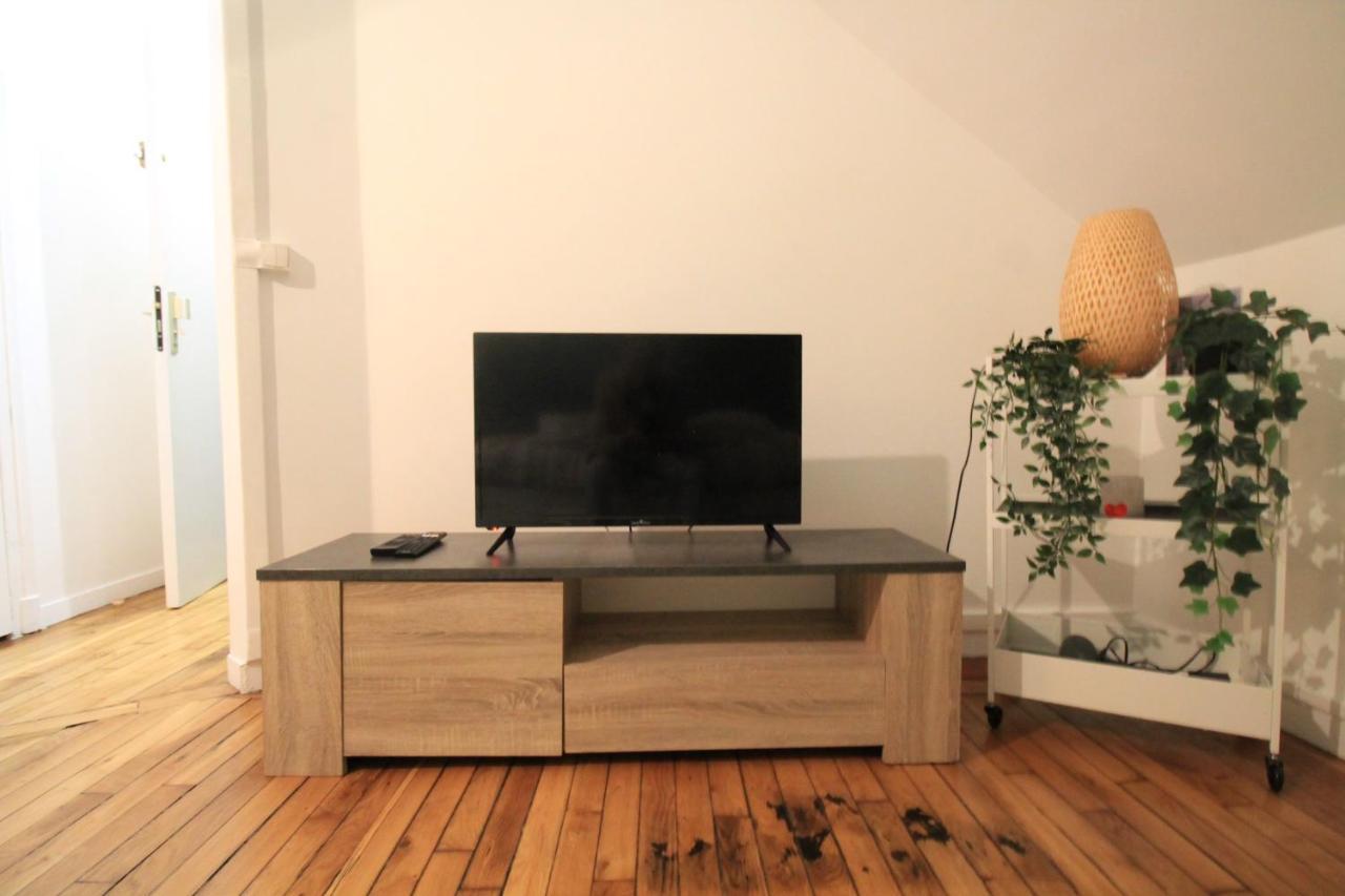Disponible - Appartement Entier - 10Mn Rer B Aeroport Cdg - Paris Gare Du Nord, T11 Express, Le Bourget, Tout Equipe, Netflix Gratuit, 3 Personnes, 4Eme Etage, Escaliers, Parc Des Expositions, Parking Rue Gratuit Apres 19H Drancy Exteriér fotografie