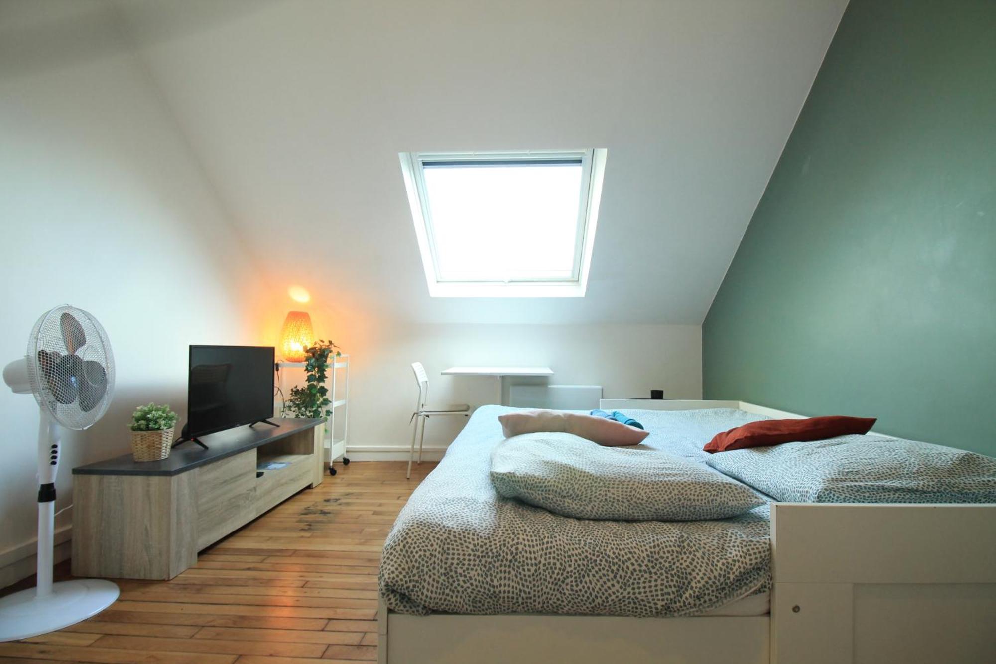 Disponible - Appartement Entier - 10Mn Rer B Aeroport Cdg - Paris Gare Du Nord, T11 Express, Le Bourget, Tout Equipe, Netflix Gratuit, 3 Personnes, 4Eme Etage, Escaliers, Parc Des Expositions, Parking Rue Gratuit Apres 19H Drancy Exteriér fotografie