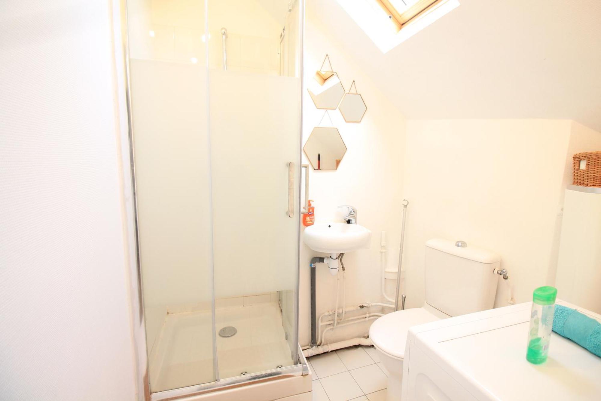 Disponible - Appartement Entier - 10Mn Rer B Aeroport Cdg - Paris Gare Du Nord, T11 Express, Le Bourget, Tout Equipe, Netflix Gratuit, 3 Personnes, 4Eme Etage, Escaliers, Parc Des Expositions, Parking Rue Gratuit Apres 19H Drancy Exteriér fotografie