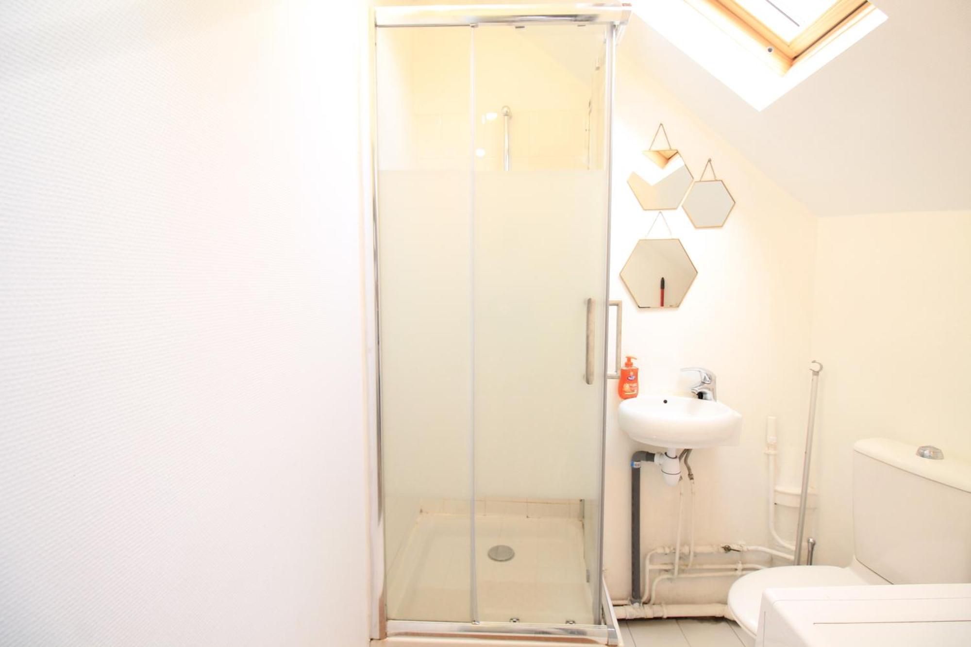 Disponible - Appartement Entier - 10Mn Rer B Aeroport Cdg - Paris Gare Du Nord, T11 Express, Le Bourget, Tout Equipe, Netflix Gratuit, 3 Personnes, 4Eme Etage, Escaliers, Parc Des Expositions, Parking Rue Gratuit Apres 19H Drancy Exteriér fotografie